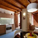 Erasmia's Venetian House بيت للعطل ريثيمنو